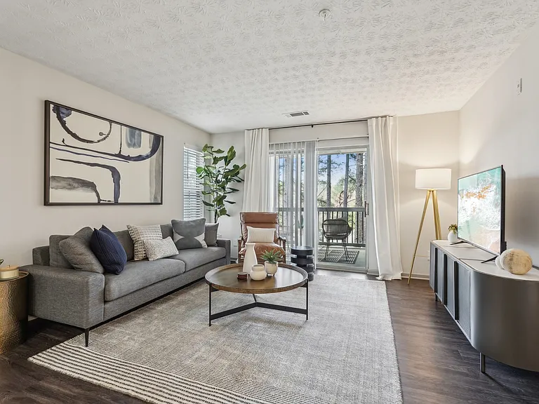 Spacious Living Room at Gwinnett Pointe Apartments in Norcross, GA 30093
