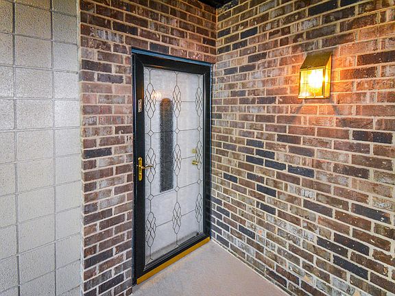 3rd image of 3636 Taliluna Ave APT 213