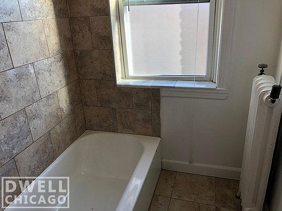 4th image of 1513 Hinman Ave APT 3N