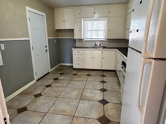 5th image of 2110 23rd St #2110