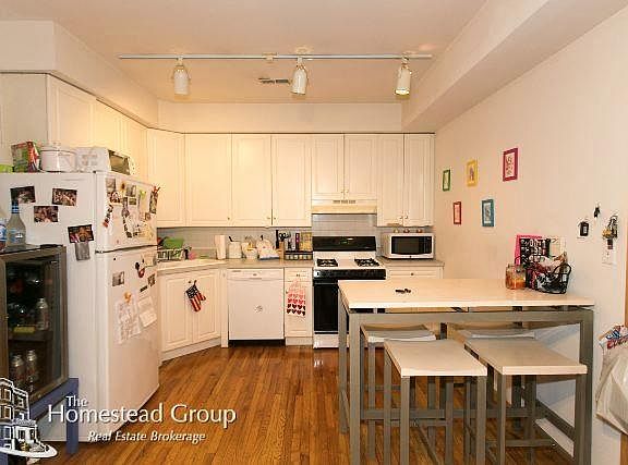 5th image of 1465 W Cortez St #Two_n0rth_