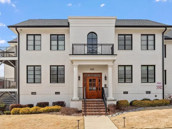 605 Smedes Pl #B, Raleigh, NC 27605