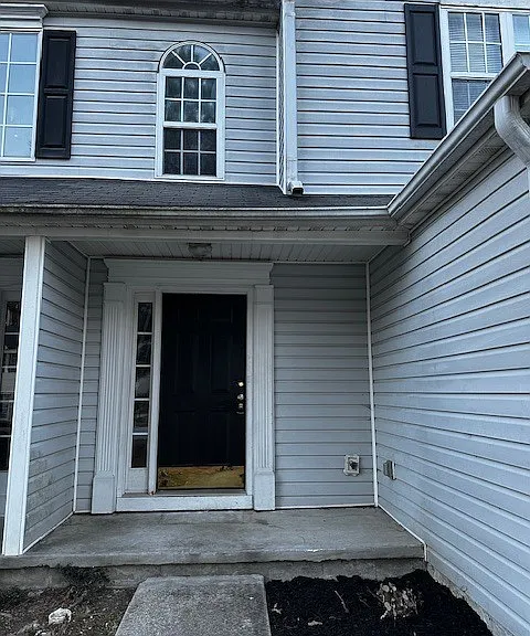 5675 Hampton Ct — Photo 2