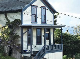 375 3rd St, Astoria, OR 97103