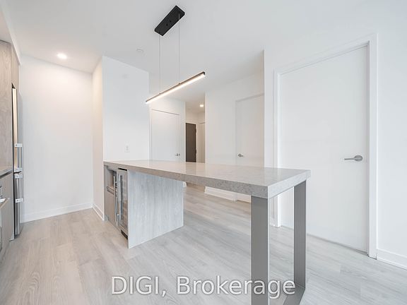 4th image of 57 Spadina Ave #1109