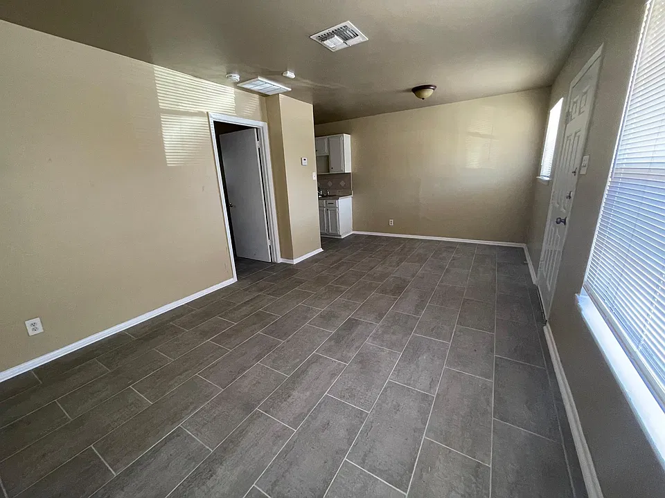643 W Summit Ave #10