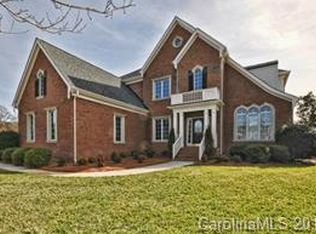 101 Castlestone Ln, Matthews, NC 28104