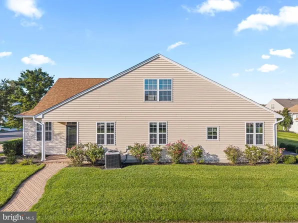 15 Caserta Dr, Sewell, NJ 08080