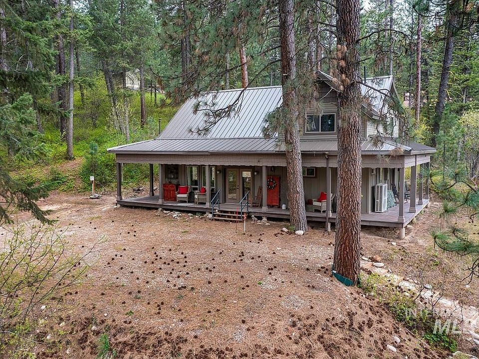 1st image of 75 Castle Mountain Dr