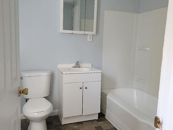 4th image of 19 S Cannon Dr