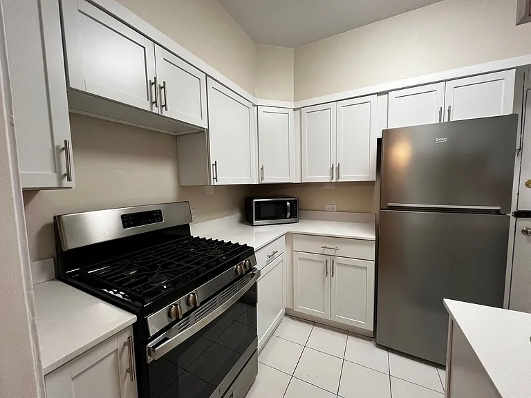 800-810 Michigan — Photo 17