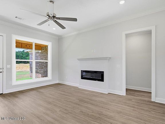 5th image of 142 Stapleton Dr