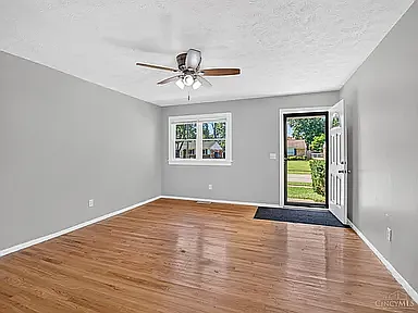 2432 Bracebridge Dr — Photo 2