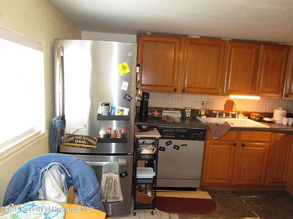 4th image of 17609 Bathurst Ave