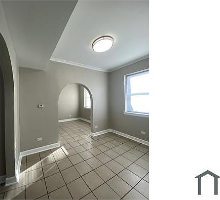 2nd image of 3146 W Franklin Blvd #G