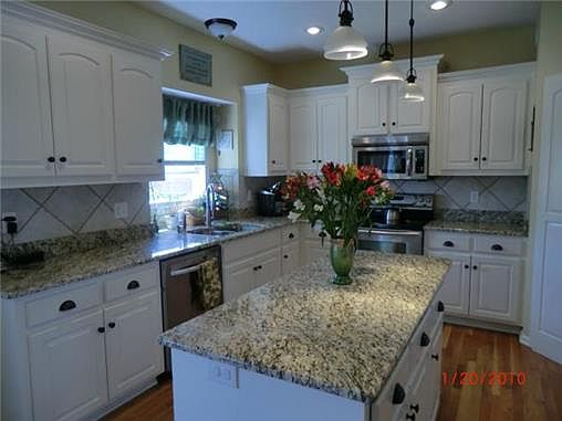 5th image of 18101 Guinevere Ct