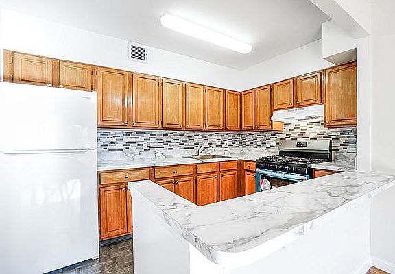 2nd image of 612 Wales Ave #3