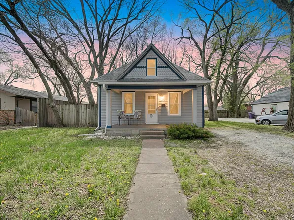 1217 Yuma St, Manhattan, KS 66502