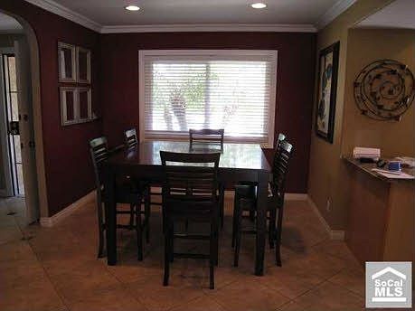 3rd image of 815 E Park Ln