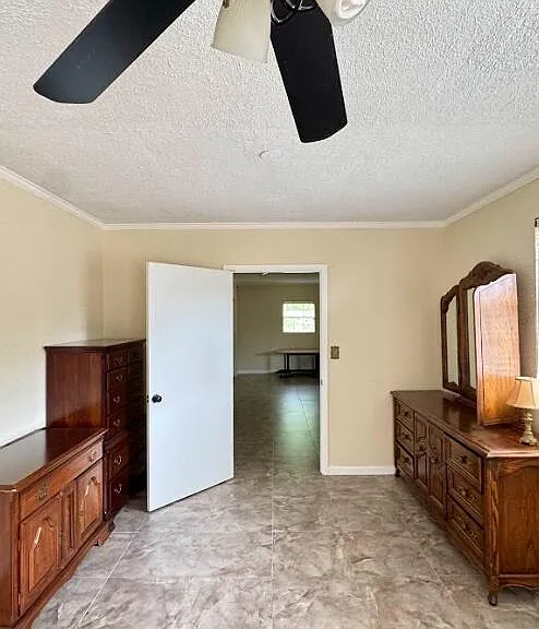 5557 Floral Ave — Photo 8