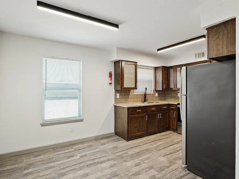 3900 N 6th St #6 — Photo 5