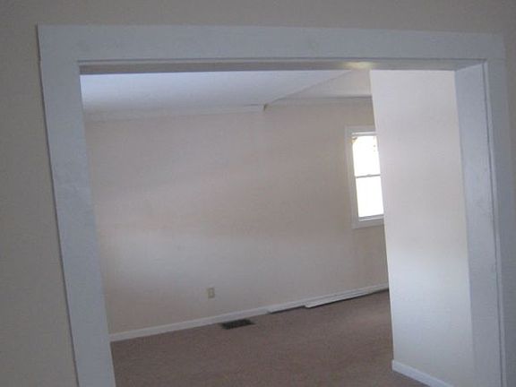 3rd image of 53 Phyllis Ave