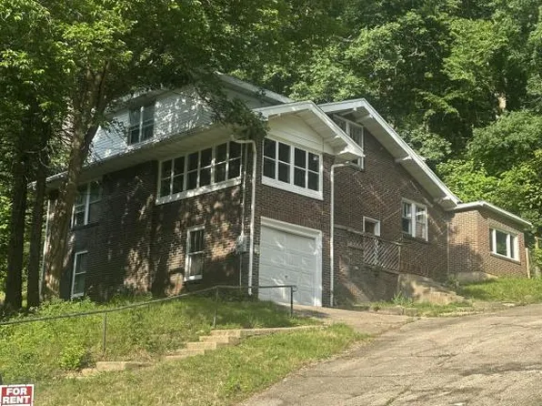164 N Park St, Savanna, IL 61074