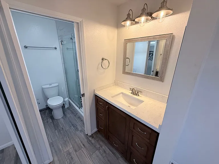 2035 Lakeridge Cir #101 — Photo 17