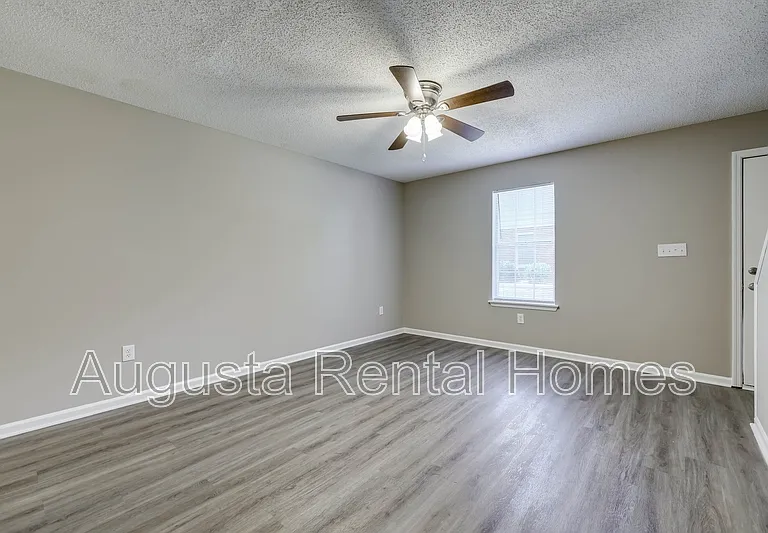 146 Chalet North Ct #146 — Photo 7