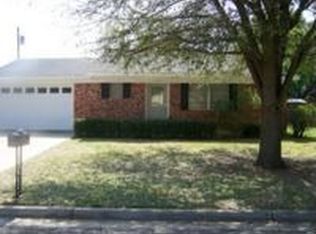 2211 9th St, Brownwood, TX 76801