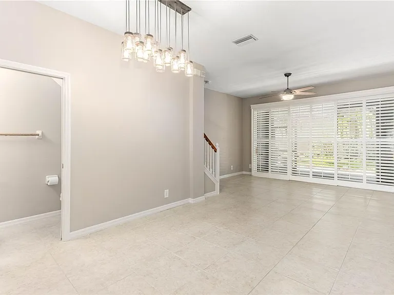 3326 Covered Bridge Dr W — Photo 15