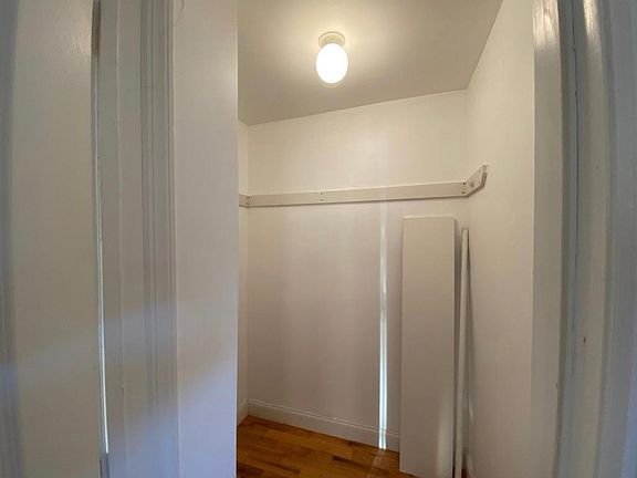 4th image of 295 Roosevelt Ave #1F