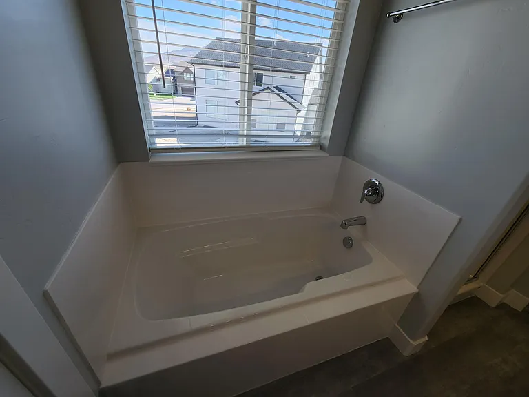 439 E Hill View Dr — Photo 30