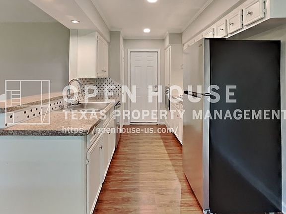 5th image of 5362 Marian St