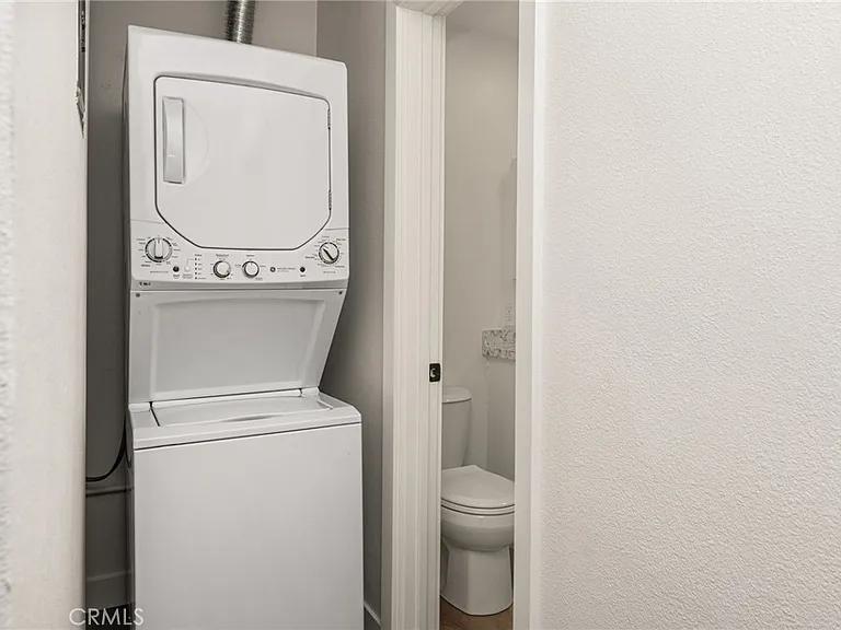 780 N Shattuck Pl — Photo 20