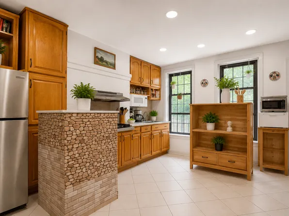464 Quincy Street image 1 of 21