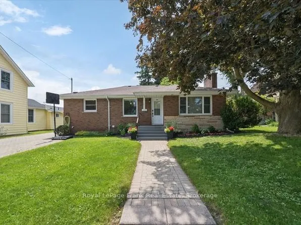 124 Brock St E, Uxbridge, ON L9P 1K5