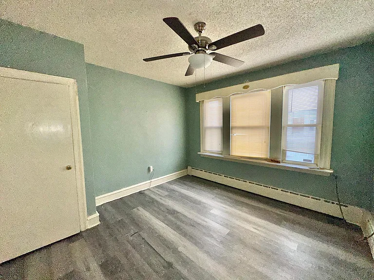 5427 Akron St — Photo 31