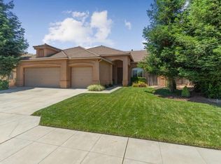 10725 N Ponderosa Dr, Fresno, CA 93730