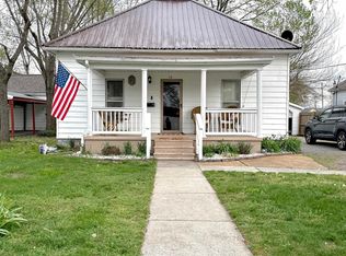 10 S Linden St, Du Quoin, IL 62832