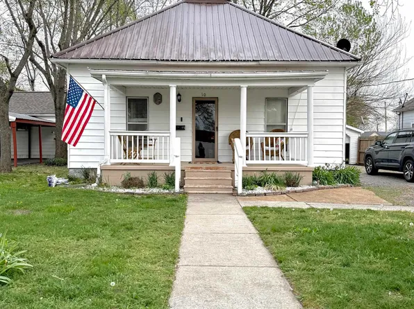 10 S Linden St, Du Quoin, IL 62832