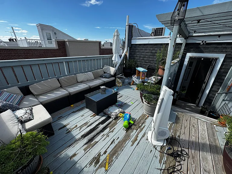426 Tasker St — Photo 23