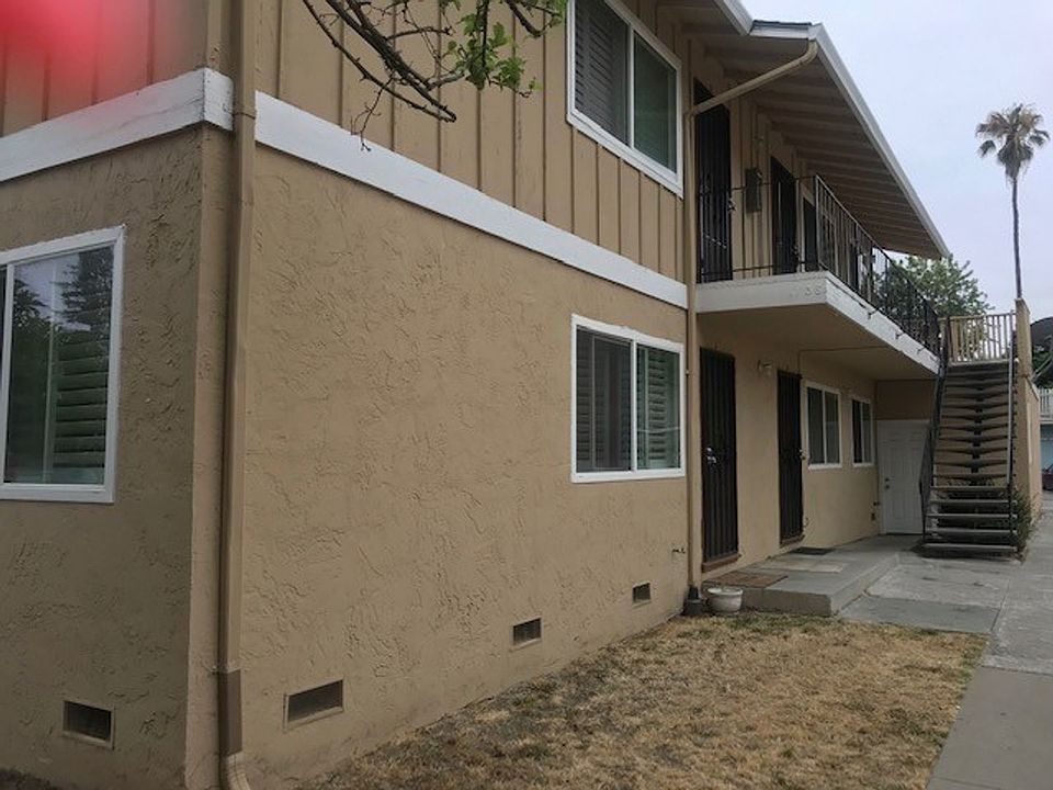 1st image of 1138 Carlsbad Dr APT A