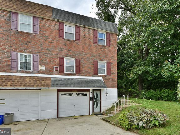 4th image of 2628 Maxwell St