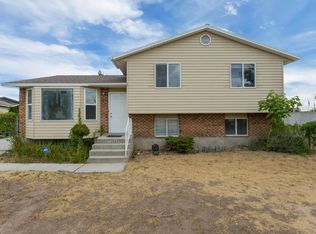 5541 S Red Lodge Dr, Salt Lake City, UT 84118