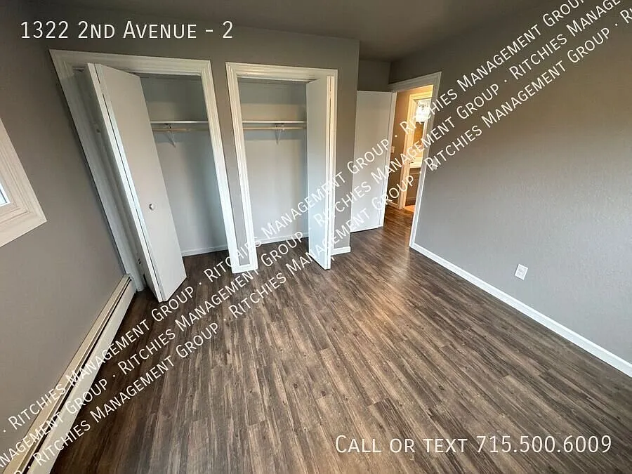 Modernized 2 Bedroom Apartment Updated Throughout — Photo 3