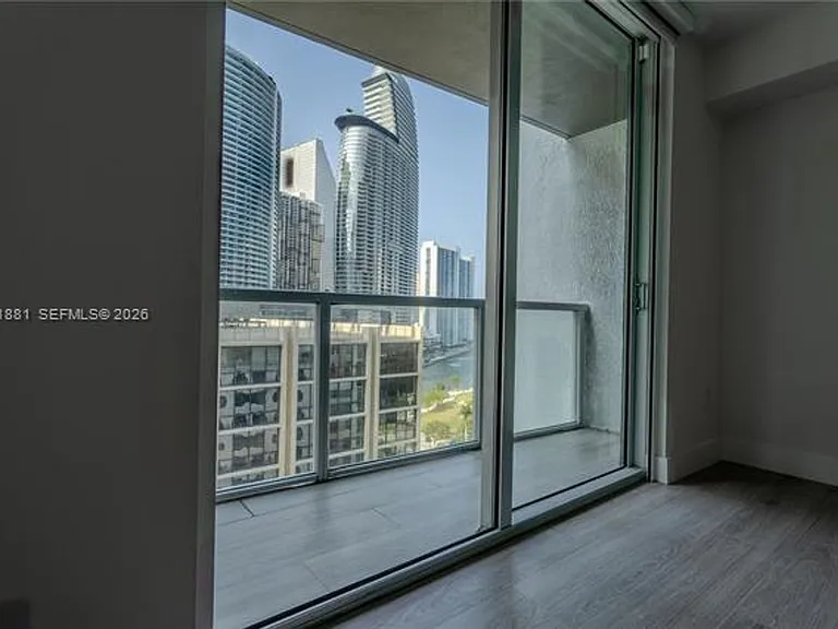 500 Brickell Ave #1407 — Photo 17