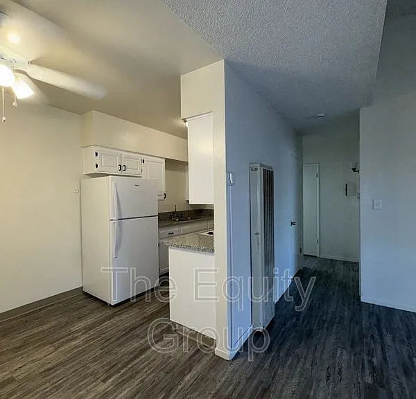 1432 W Elowin Ave — Photo 3