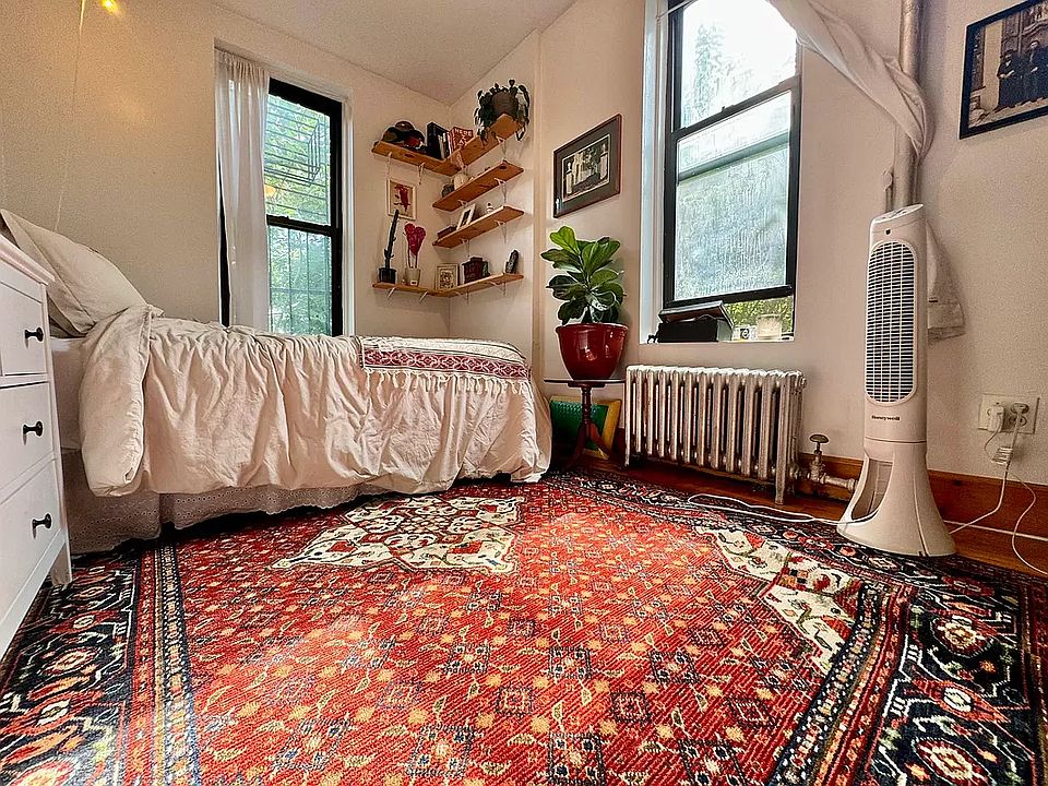 1st image of 788 Park Pl APT 15