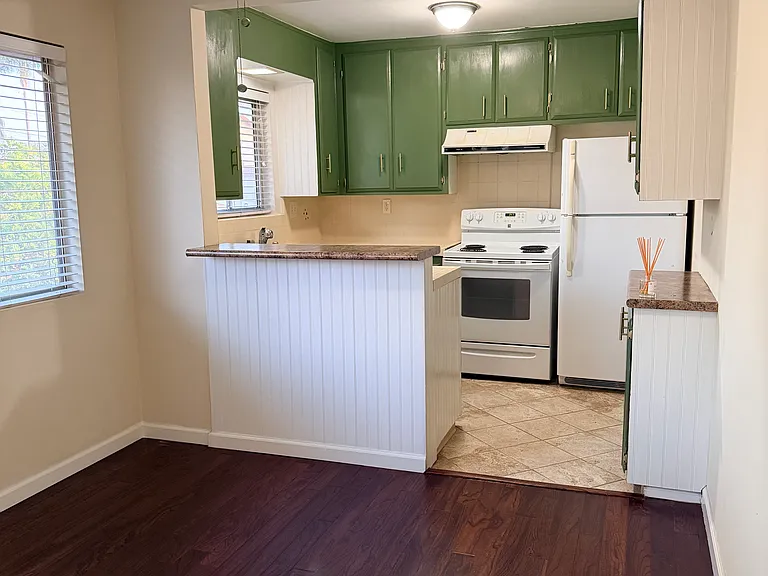 540 Evergreen St — Photo 8